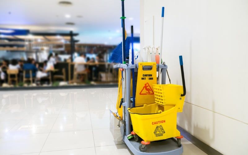 dụng cụ vệ sinh công nghiệp cơ bản